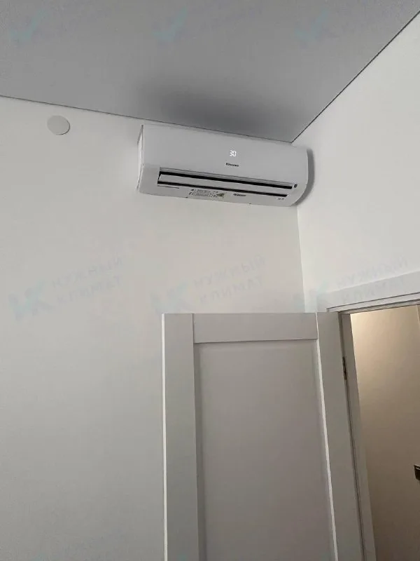 Два кондиционера Hisense ZOOM со сплит-шахтой в ЖК Amber Club